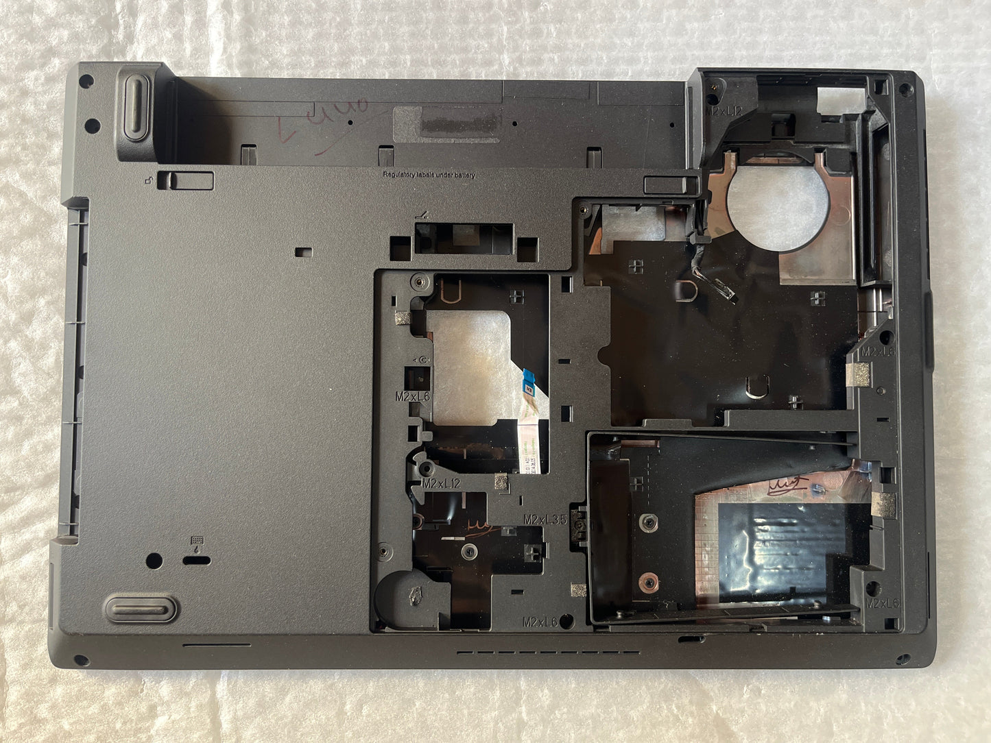 LENOVO THINKPAD L440. L440i Palmrest (Touchpad) with Bottom Base (CD Body)