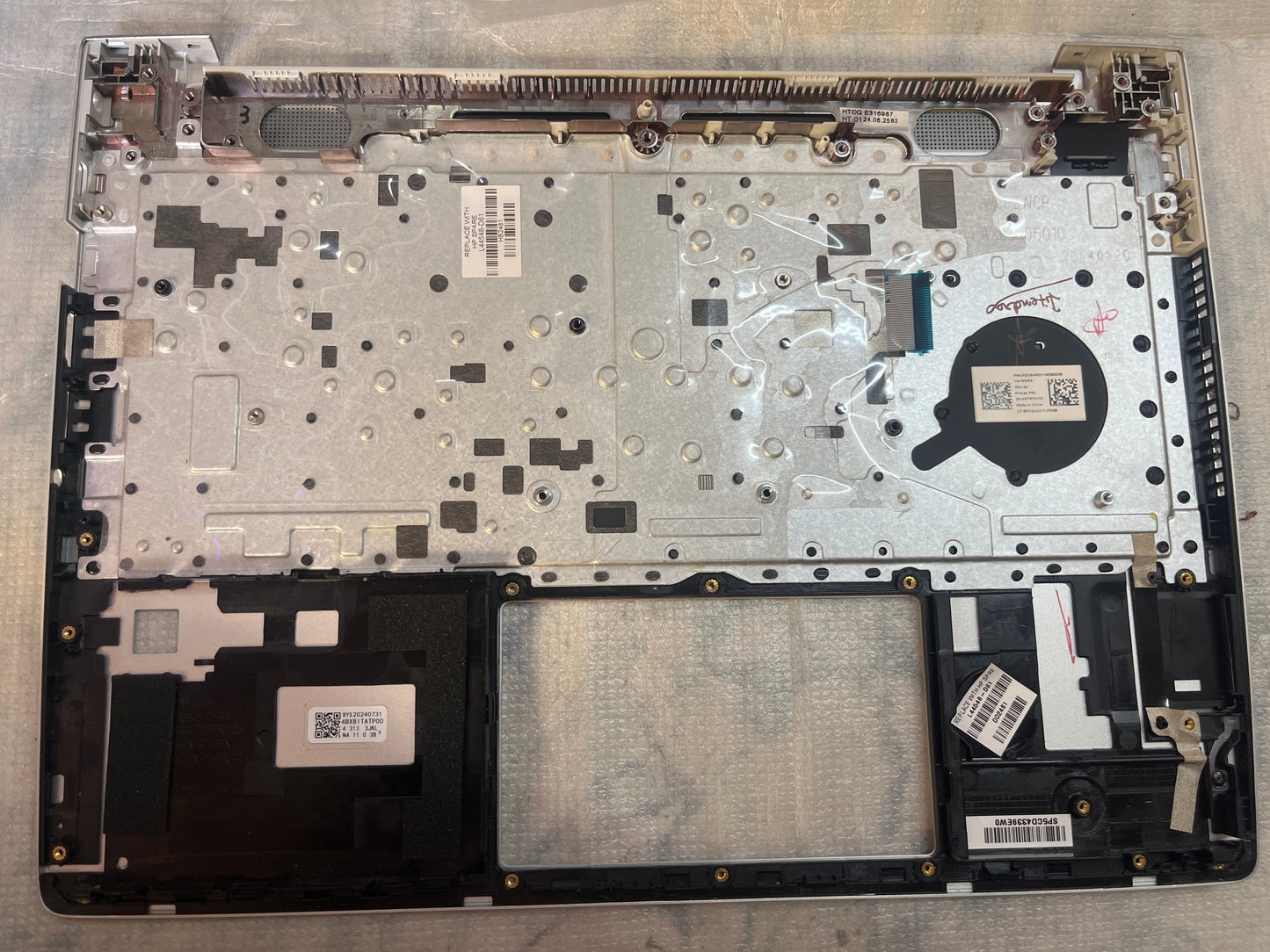 hp Probook 430-g6, 435-g6, 430-g7, 435-g7 L44548-001 L44548-D61 Palmrest (Touchpad) with bottom base (CD Body)